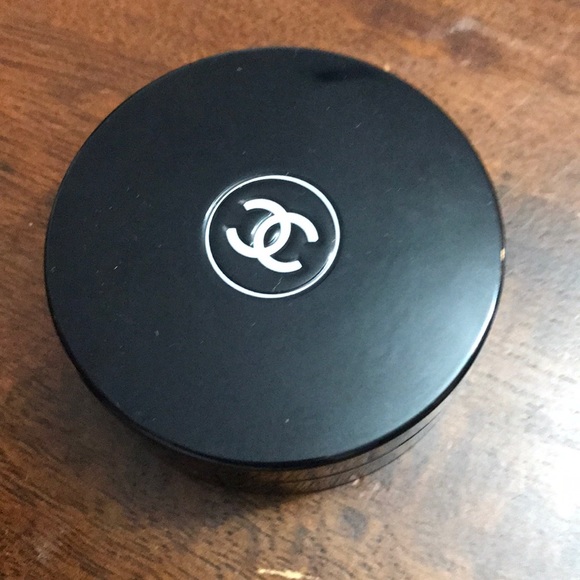EUC Chanel foundation case with mirror for refill - Picture 1 of 5